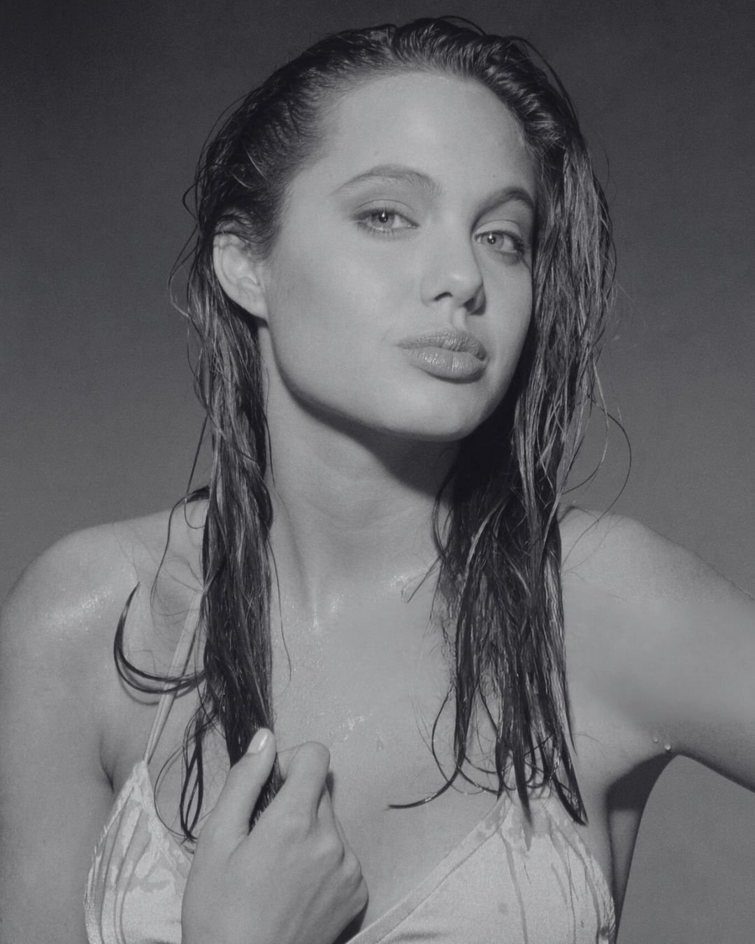 Angelina Jolie joven